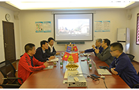 歡迎東南亞客戶(hù)來(lái)公司參觀礦用電機(jī)車(chē)生產(chǎn)車(chē)間