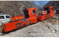 客戶定制的5噸湘潭鋰電池電機車抵達礦山