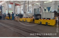 一批定制型湘潭2.5噸鋰電池電機車及配件出口海外