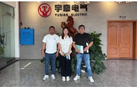 海外客戶來廠采購遠(yuǎn)程遙控型5噸湘潭鋰電池電機車